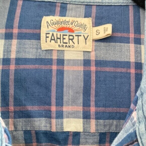 Faherty Button Up Shirt Top Small 100% Indigo Cotton Blue Pink White Plaid Prep - Picture 3 of 6